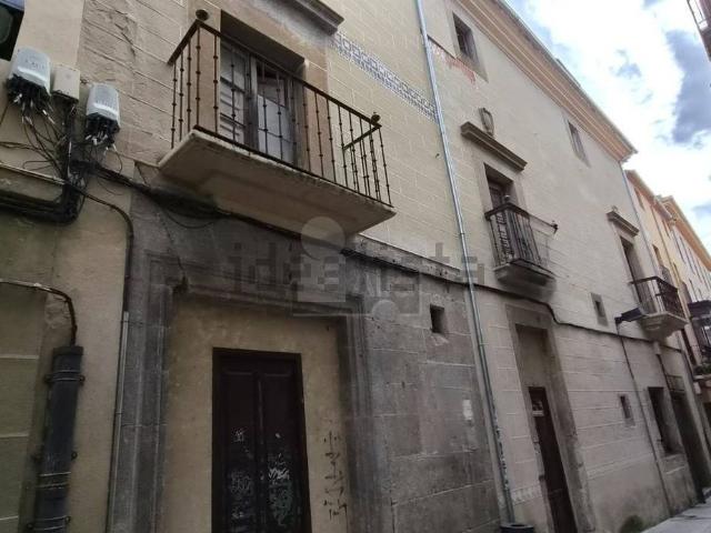 Piso, Cáceres