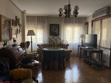 Piso, Cáceres