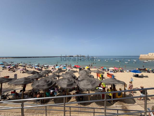 Piso, Cádiz
