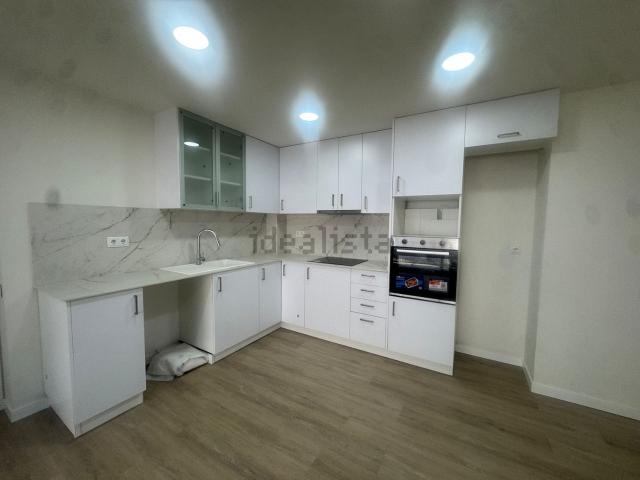 Piso, Canovelles