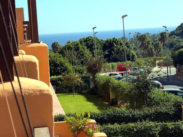 Piso, Casares