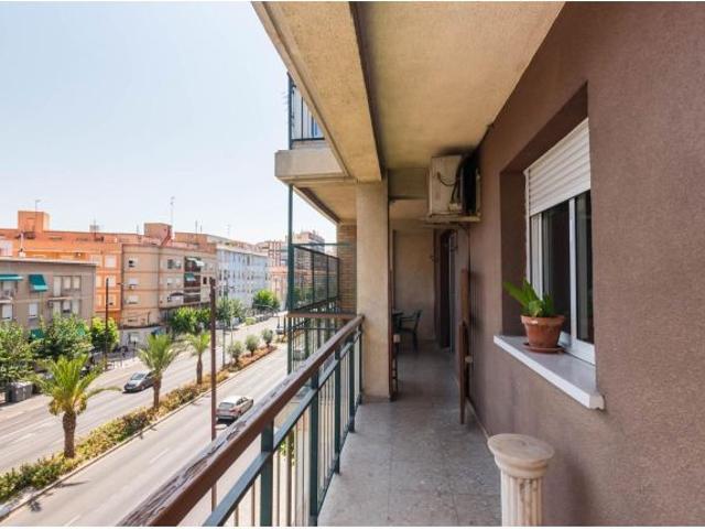 PISO CENTRICO JUNTO RONDA NORTE