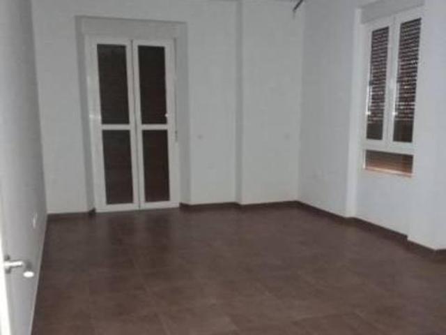 Piso cerca de plaza de españa y del parque hernandez de 4 dormitorios dos baños cocina ascensor