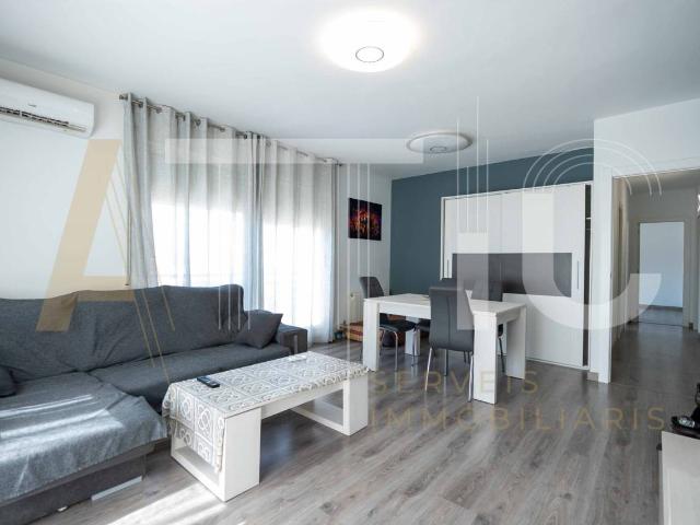 PISO COMPLETAMENTE REFORMADO EN LA CREU DE BARBERÀ, 3 HABITACIONES, 2 BAÑOS Y PK