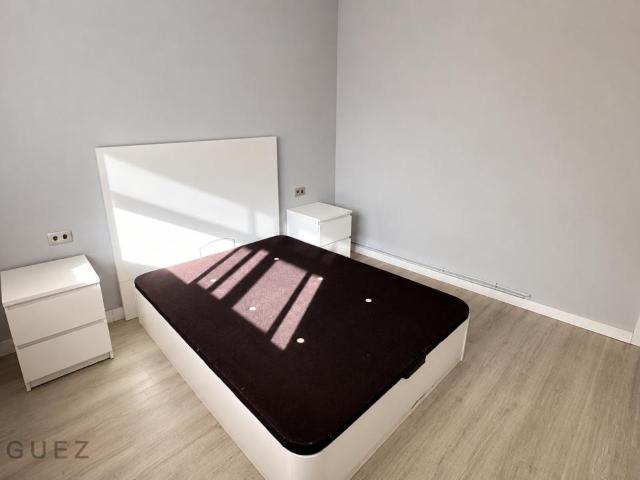 PISO CON 2 PLAZAS DE GARAJE Y A UN PASO DE VIALIA