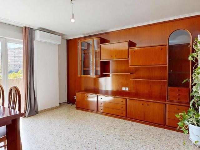 Piso con 2 terrazas y 3 dormitorios junto a la Aljafería, Zaragoza