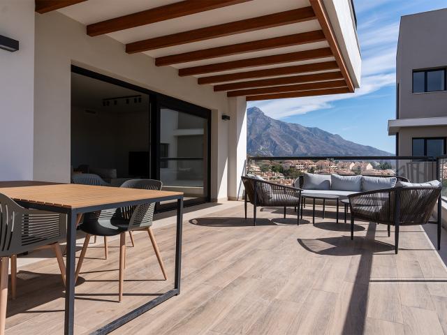 Piso con 3 dormitorios en alquiler larga temporada en Urbanizacion MARBELLA LAKE
