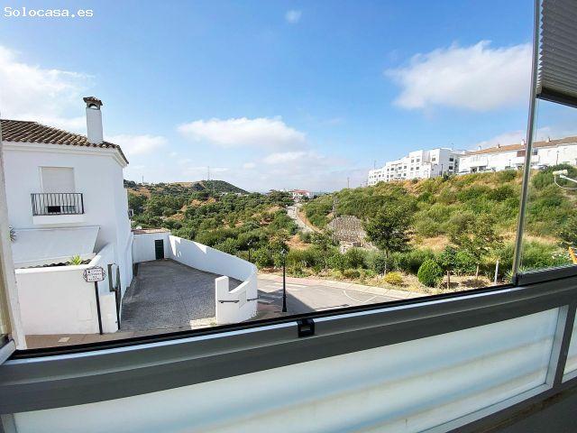 Piso con terraza acristalada y vistas espectaculares en calle Paterna de Rivera Alcalá de los Gazu