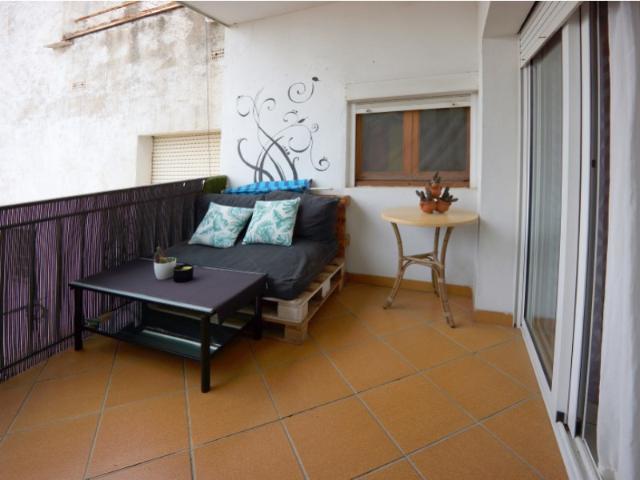 Piso con terraza, cerca del centro