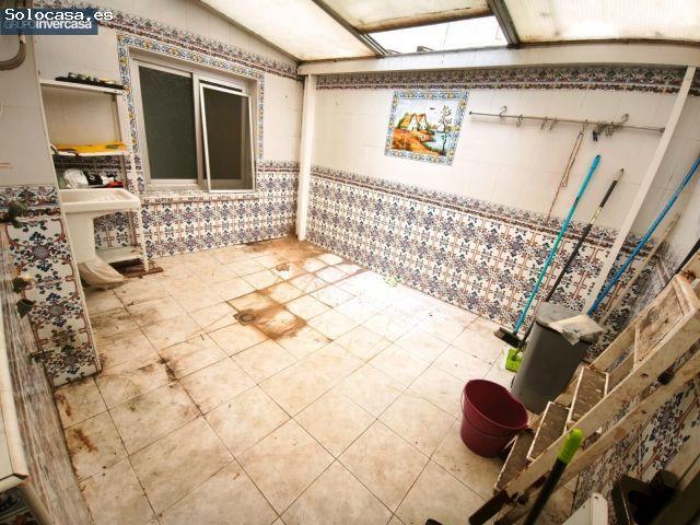 Piso con terraza de 10m2 situado en zona El Carmen / Hospital de Manises