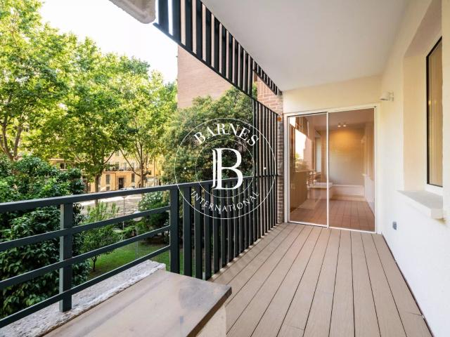 Piso con terraza, patio privativo y amplia zona social en Jerónimos