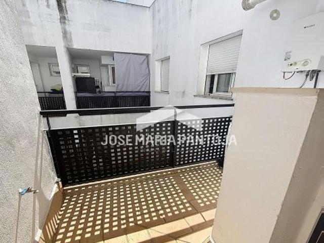 PISO CON TERRAZA SOLARIUM DE 75M2 APROX. EN JEDULA