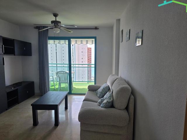Piso con terraza, vistas y piscina en Cala Finestrat