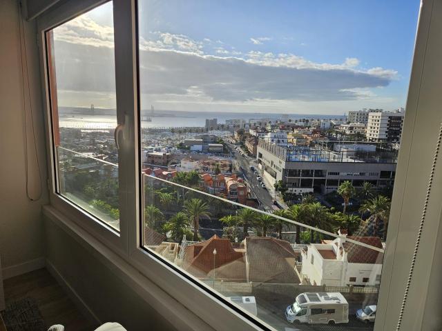 Piso con vistas al mar en zona de la minilla