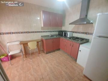PISO CON AMPLIO PATIO PARA ESTUDIANTES
