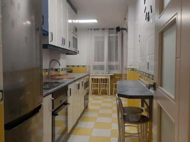 Piso con ascensor en alquiler en C. de Grecia