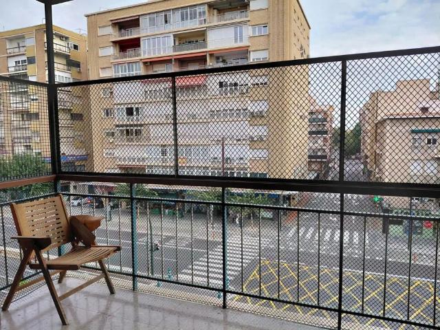 Piso con ascensor en alquiler en Calle Abderramán II
