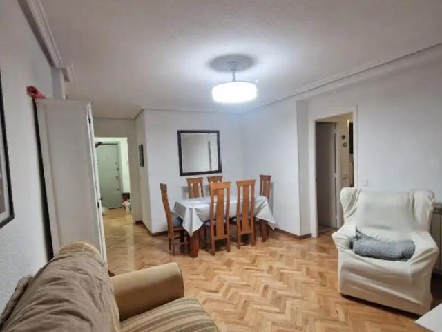 Piso con ascensor en alquiler en Calle Baleares