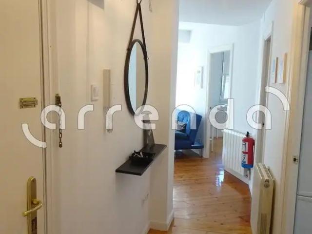 Piso con ascensor en alquiler en Calle Juan de Garay