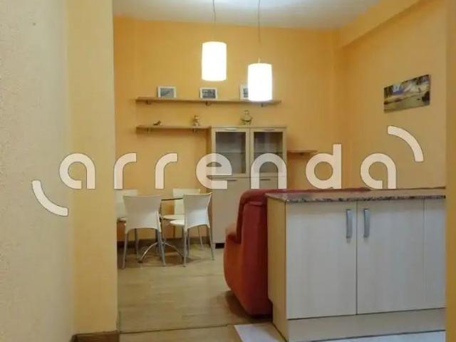 Piso con ascensor en alquiler en Calle Rualasal
