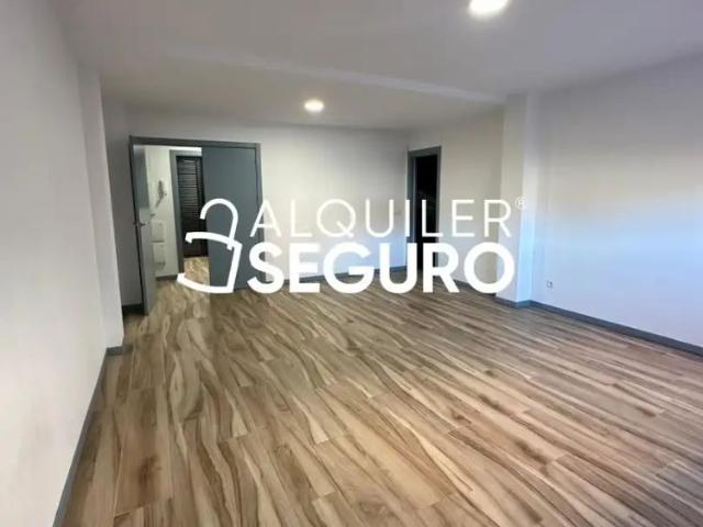 Piso con ascensor en alquiler en Harina