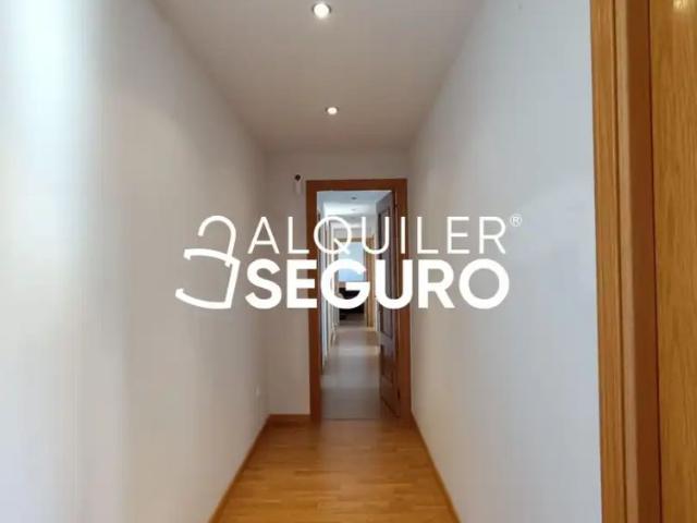 Piso con ascensor en alquiler en José Lezama Lima