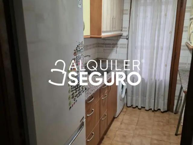 Piso con ascensor en alquiler en Mayoral