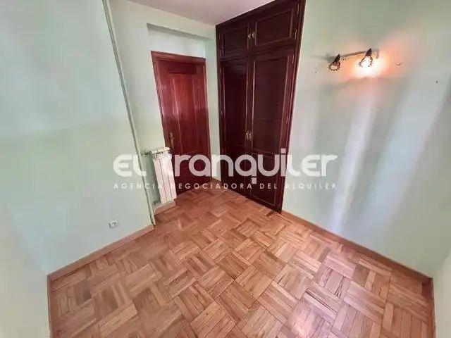 Piso con ascensor en alquiler en Plaza Nicaragua