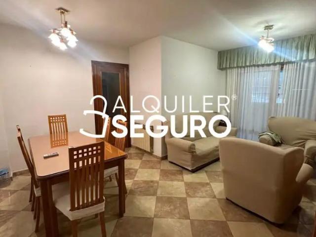 Piso con ascensor en alquiler en Simón Hernández