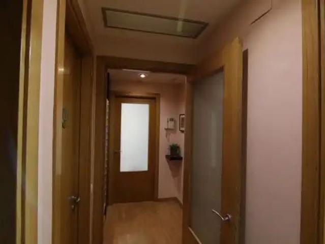 Piso con ascensor en alquiler en Sud
