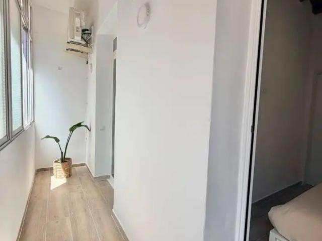 Piso con balcón en alquiler en calle de Magalhães