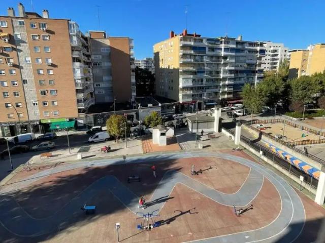 Piso con balcón en alquiler en Calle PARQUE VOSA
