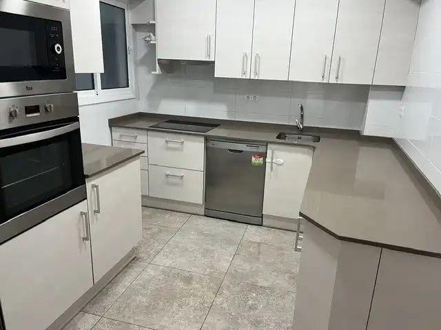 Piso con balcón en alquiler en Carrer de Reding 38