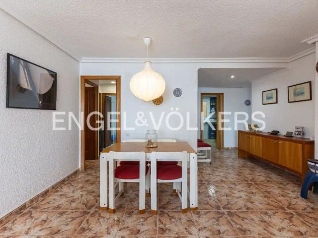 Piso con balcón en alquiler en Carrer Sant Vicent Màrtir