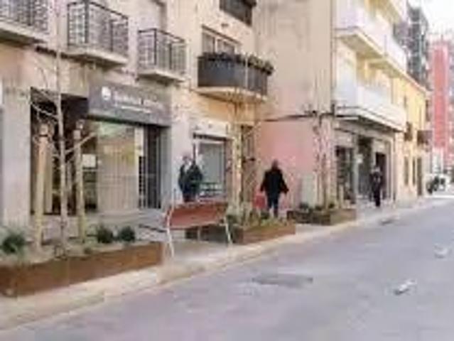 Piso con balcón en alquiler en Centre