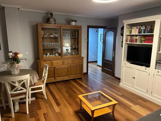 Piso con balcón en alquiler en Argiñena Kalea