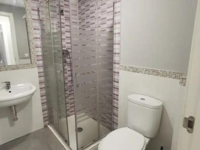 Piso con balcón en alquiler en Paseo de Canalejas