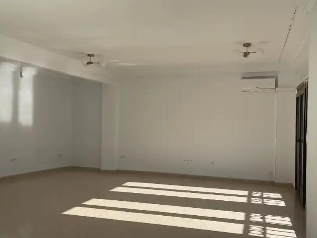 Piso con balcón en alquiler en Plaza Mayor