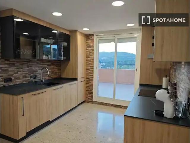 Piso con balcón en alquiler en Vallirana