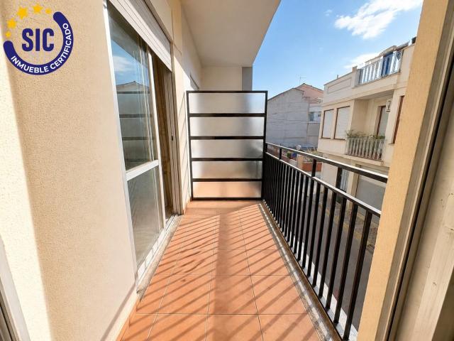 PISO CON BALCÓN Y PATIO EN PLENO CENTRO EN VENTA EN NULES