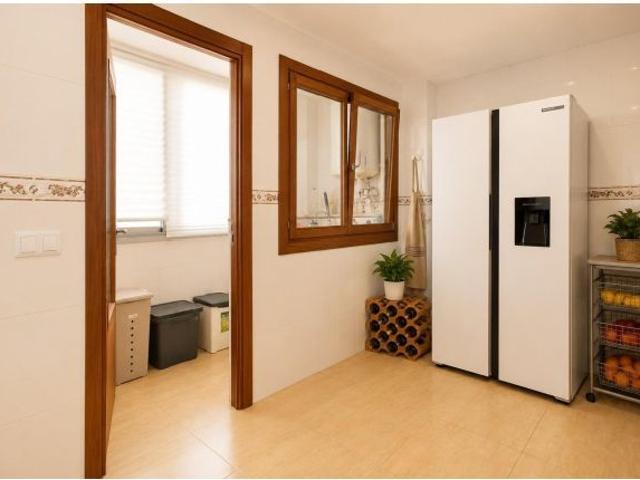Piso con balcon y plaza de parking en Muro