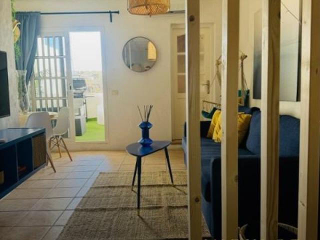 Piso con encanto, terraza privada y luz natural en Tenesoya, Vecindario