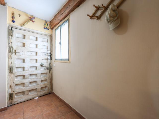 Piso con encanto, 2 balcones y vistas a la Plaza de Tirso de Molina – Centro