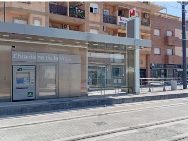 Piso con garaje, trastero y patio en Churriana de la Vega