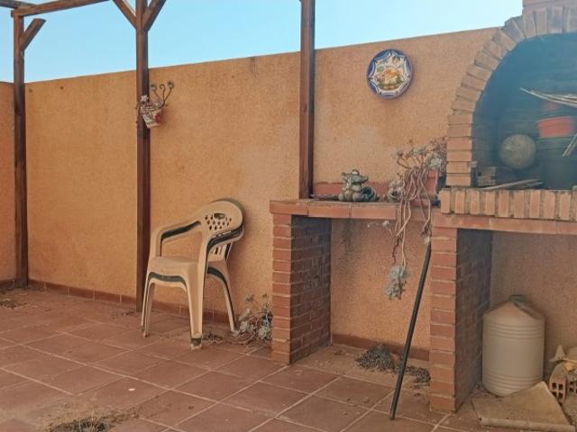 Piso con garaje, trastero y patio en Churriana de la Vega