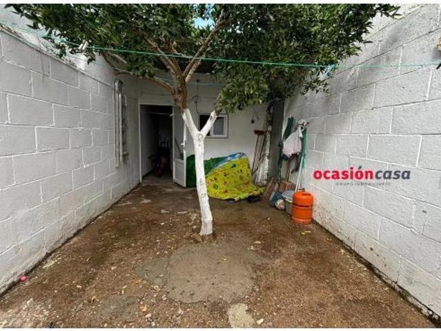 PISO CON PATIO A LA VENTA