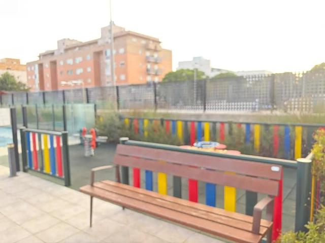 Piso con piscina en alquiler en Avenida de los Reyes Católicos
