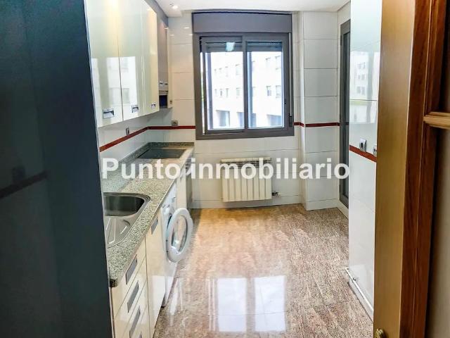 Piso con piscina en alquiler en Calle de la Moraña