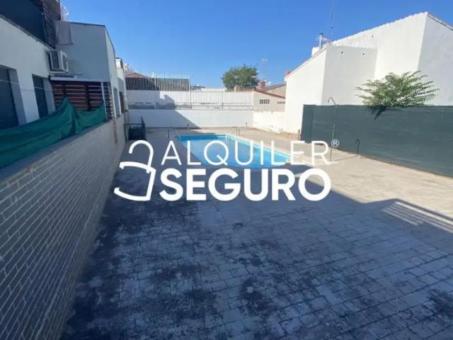 Piso con piscina en alquiler en San Anton