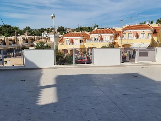 Piso con piscina en zona residencial